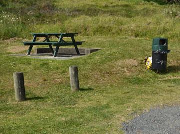 Picnic table