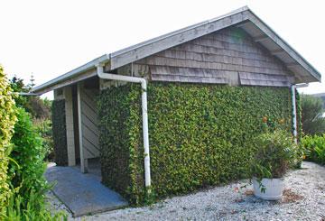 Toilets in the car park area at the top of the bush walkway