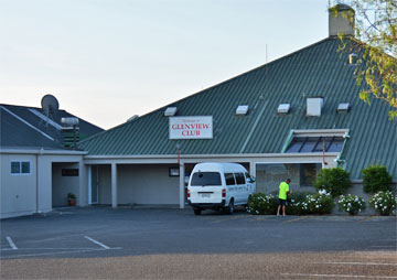 Entrance to the Club and restaurant
