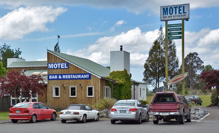 Bridge Motel entrance