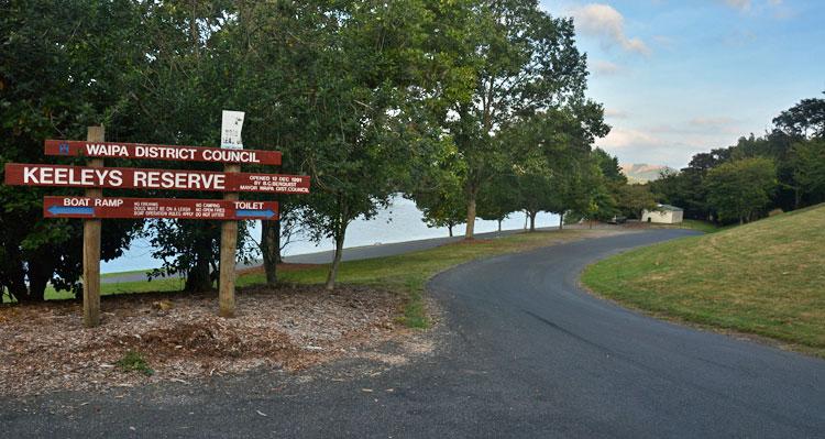 Entrance to Keeleys Reserve