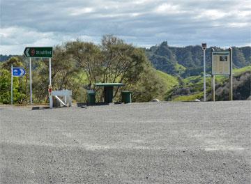 Parking area at the Pohokura Saddle