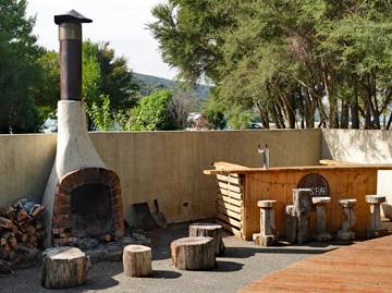 Outdoor pizza oven