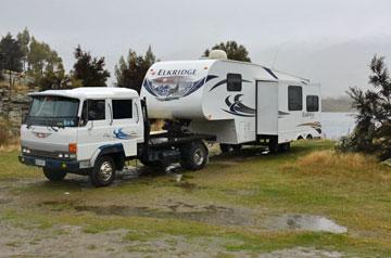 Parking on the shore of Lake Dunstan