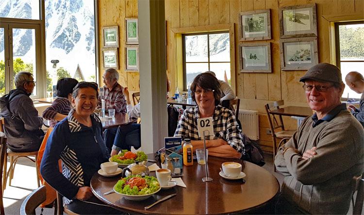 Enjoying a nice lunch with friend in the cafe