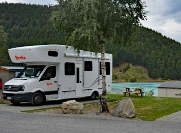 Parking with a view over the lake