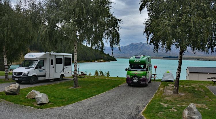 Parking overlooking the lake