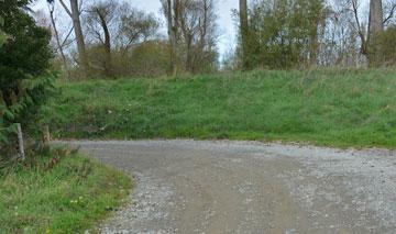 Metal road entrance to the Orari river mouth