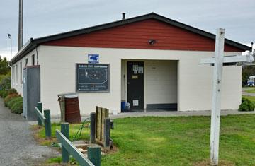 Facilities block containing kitchen and bathrooms