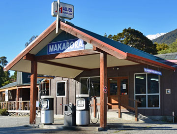 Makarora Visitor Centre and reception