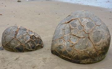 Patterned boulders