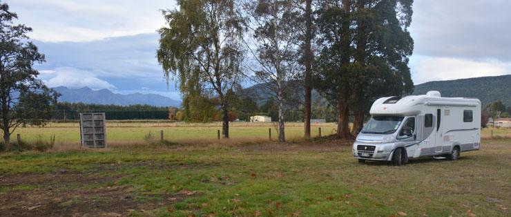 Parking overnight at Lakeview Motor Inn