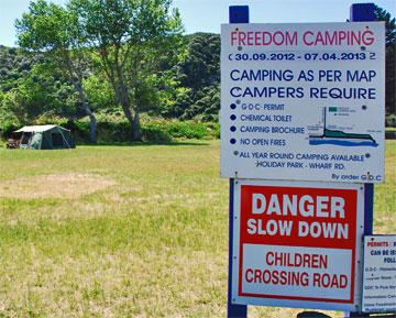 Freedom Camping sign