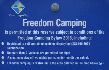 Freedom Camping sign